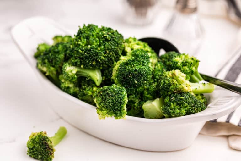 instant pot steamed broccoli in dish
