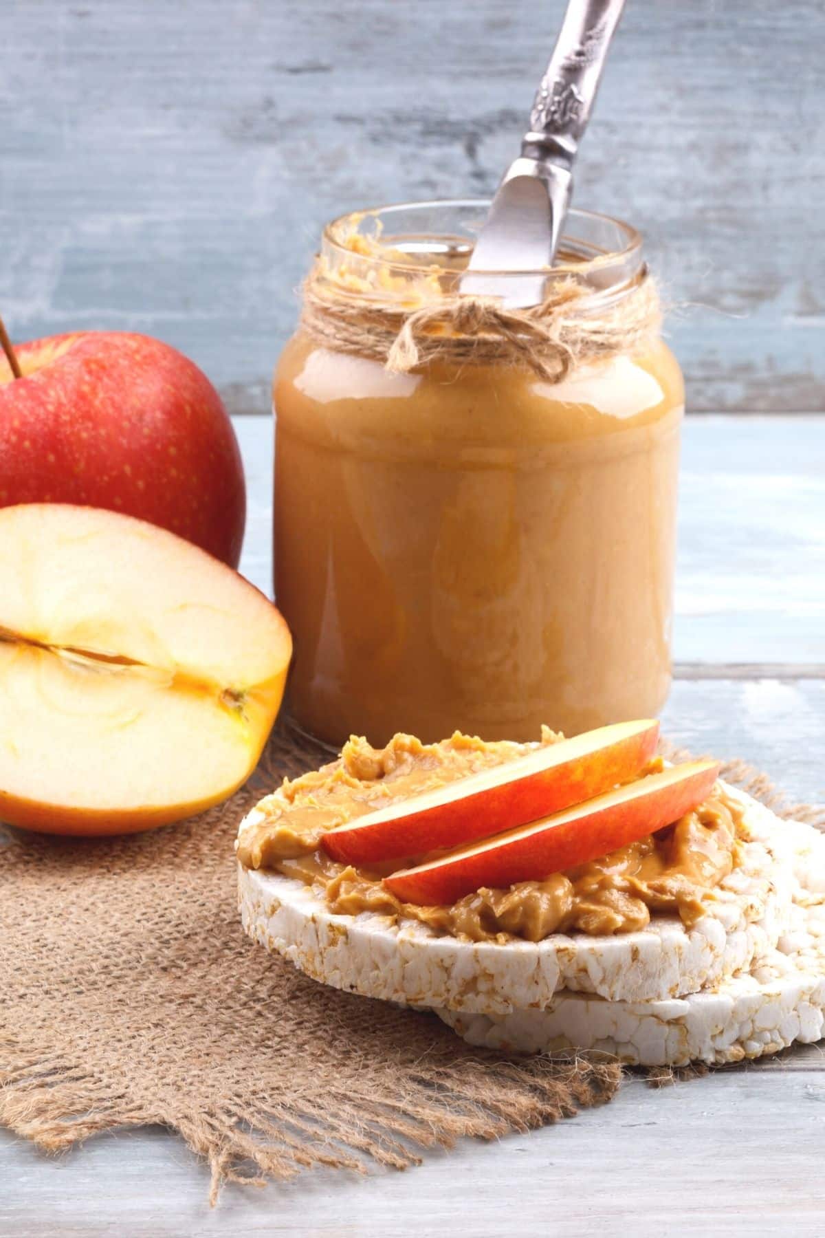 rice cakes with peanut butter and apple.