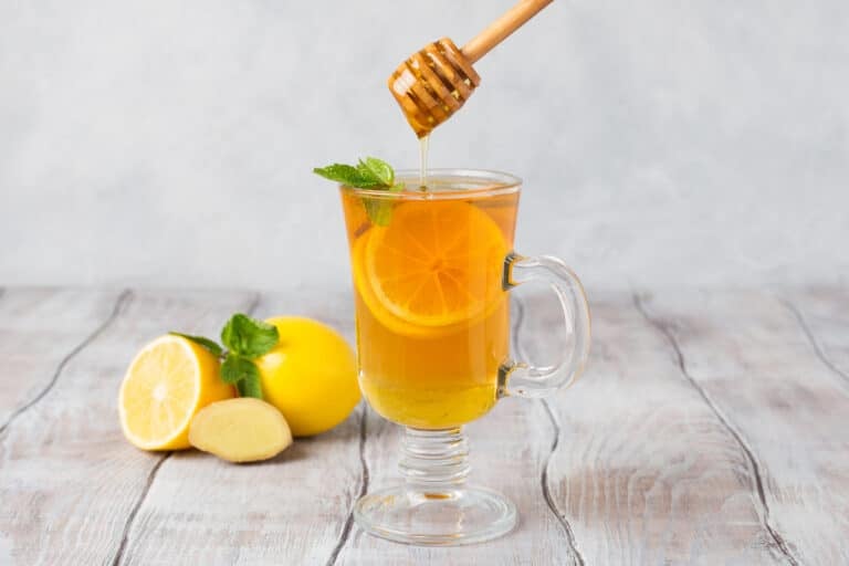 lemon honey tea in glass