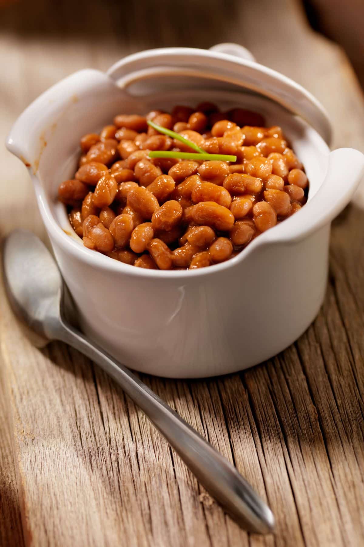 baked beans in bowl.